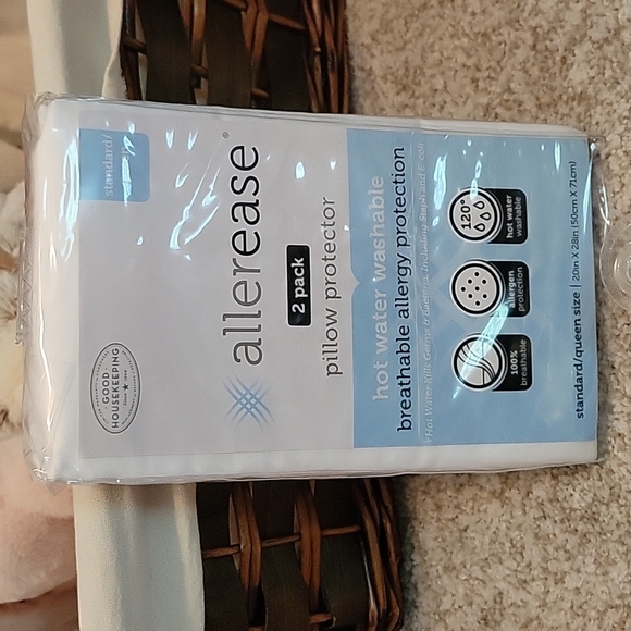 NWT allerease Standard Pillowcase Protectors (4 total) - Picture 3 of 3